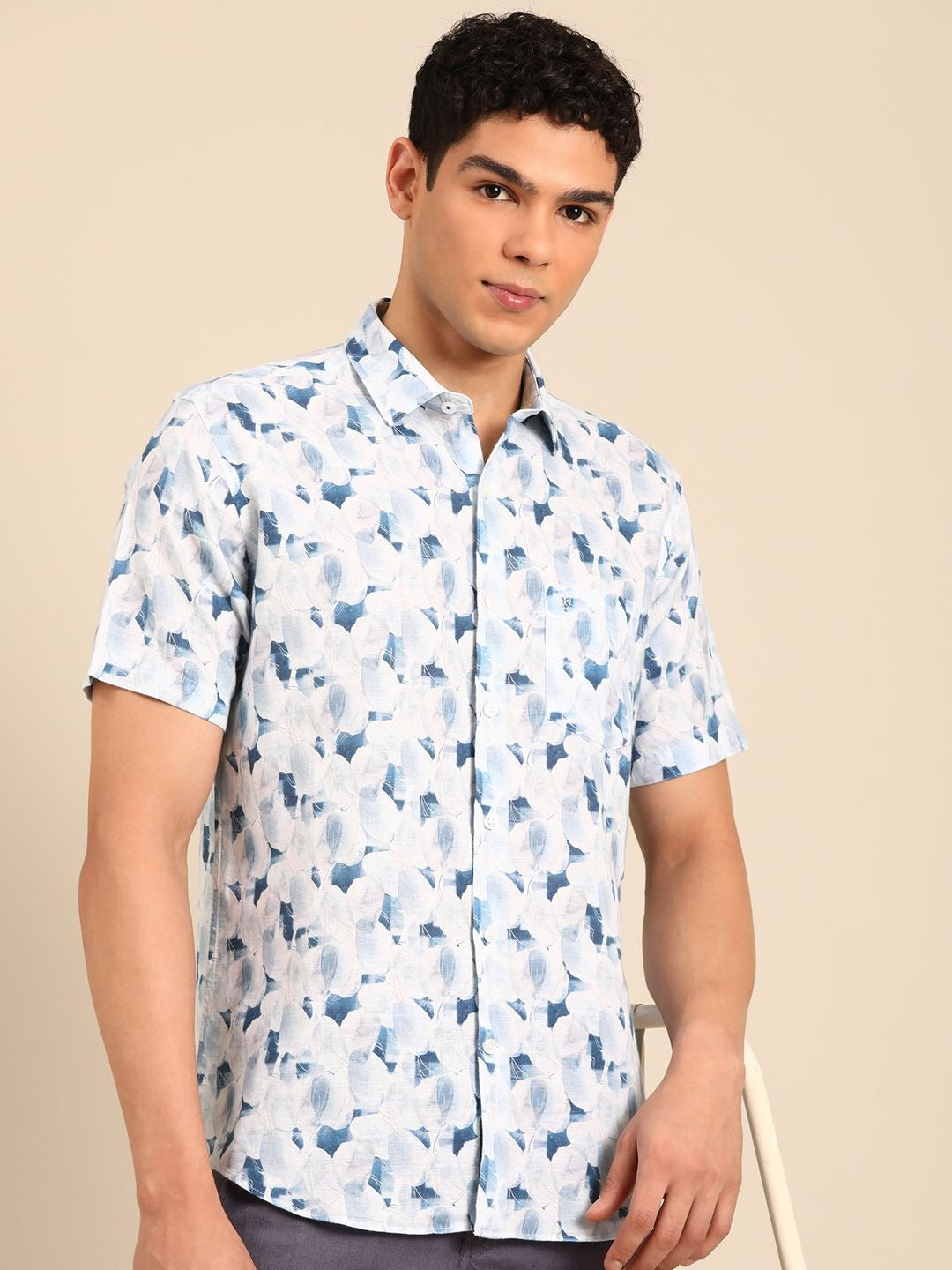 Stitchi Men's White & Blue Floral Print Premium Casual Half Sleeve Shirt