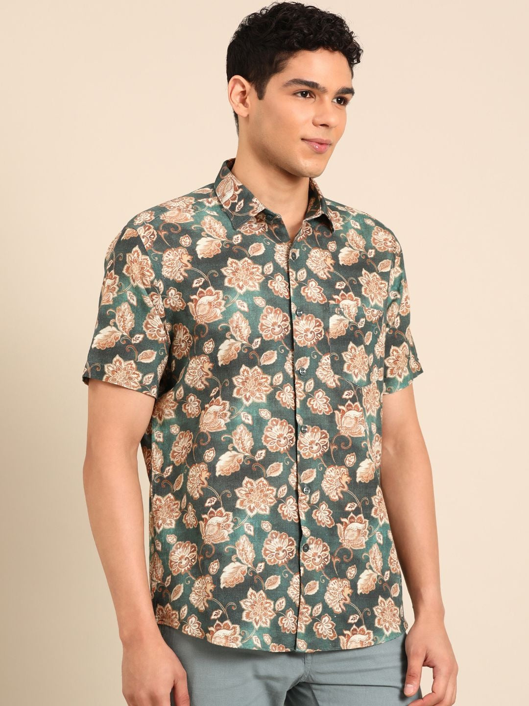 Stitchi Men's Vintage Floral Print Premium Casual Half Sleeve Shirt