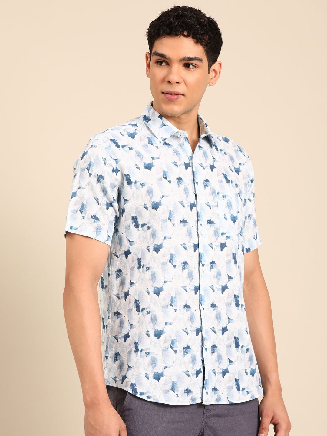 Stitchi Men's White & Blue Floral Print Premium Casual Half Sleeve Shirt
