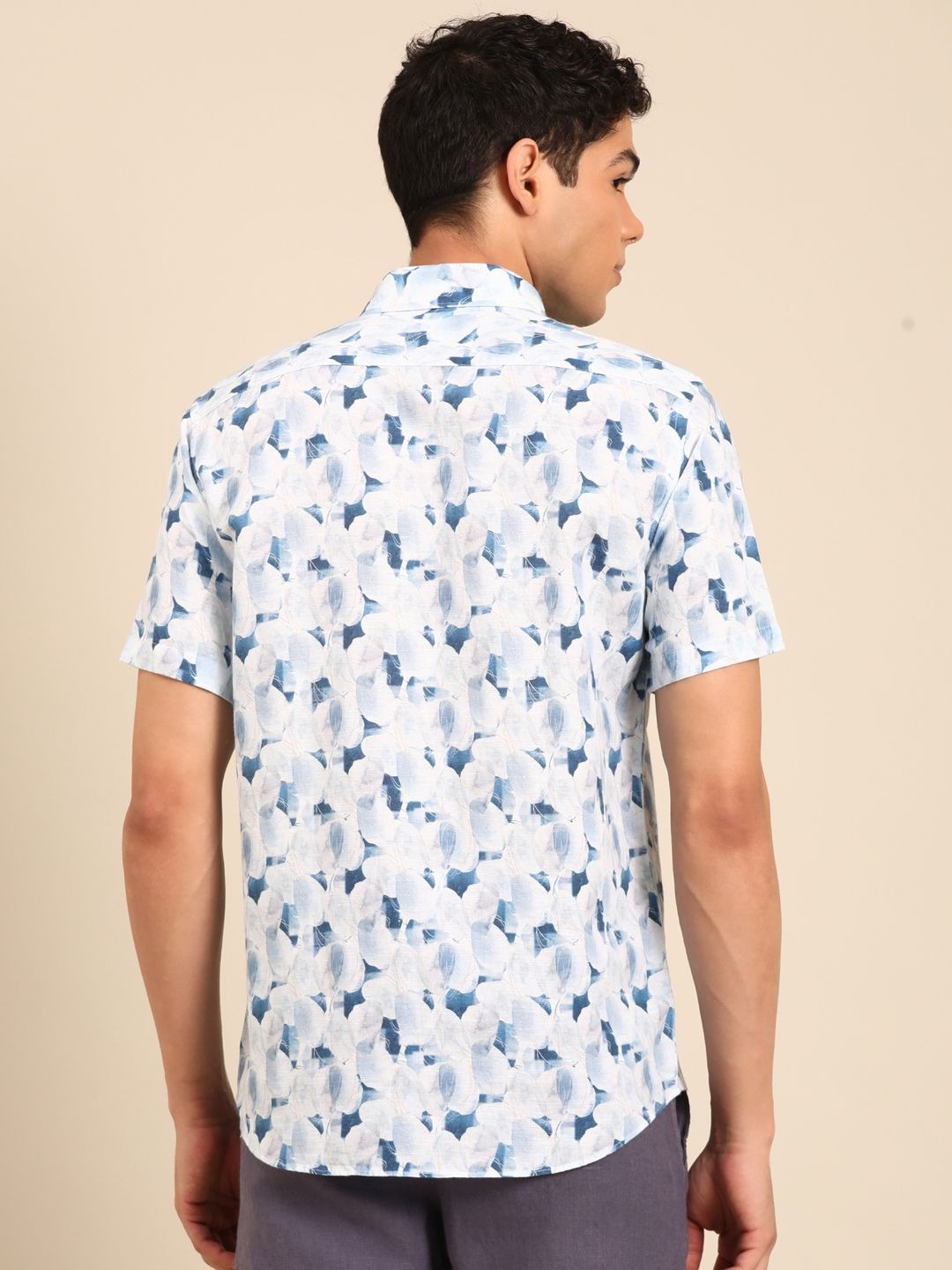 Stitchi Men's White & Blue Floral Print Premium Casual Half Sleeve Shirt